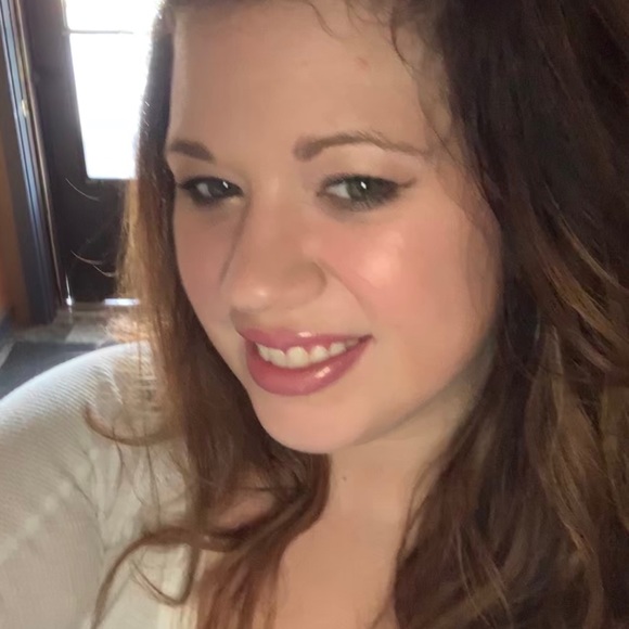 Meet your Posher, Melanie - Picture 3 of 15